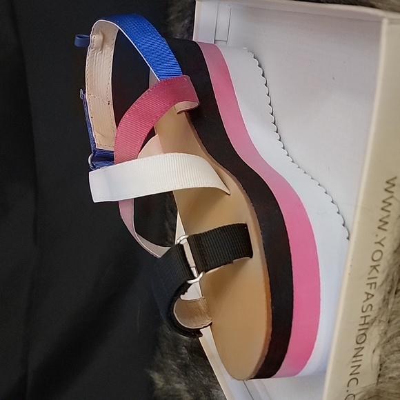 NWT Yoki Chunky Sole Sandles 10 M - Picture 2 of 8